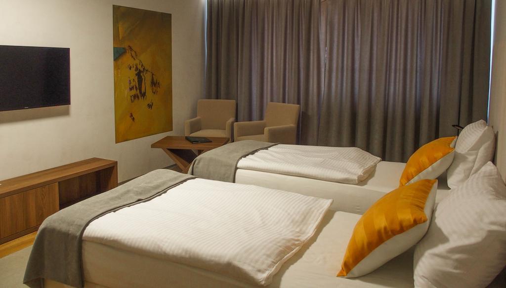 Hotel Victoria Martin Room photo